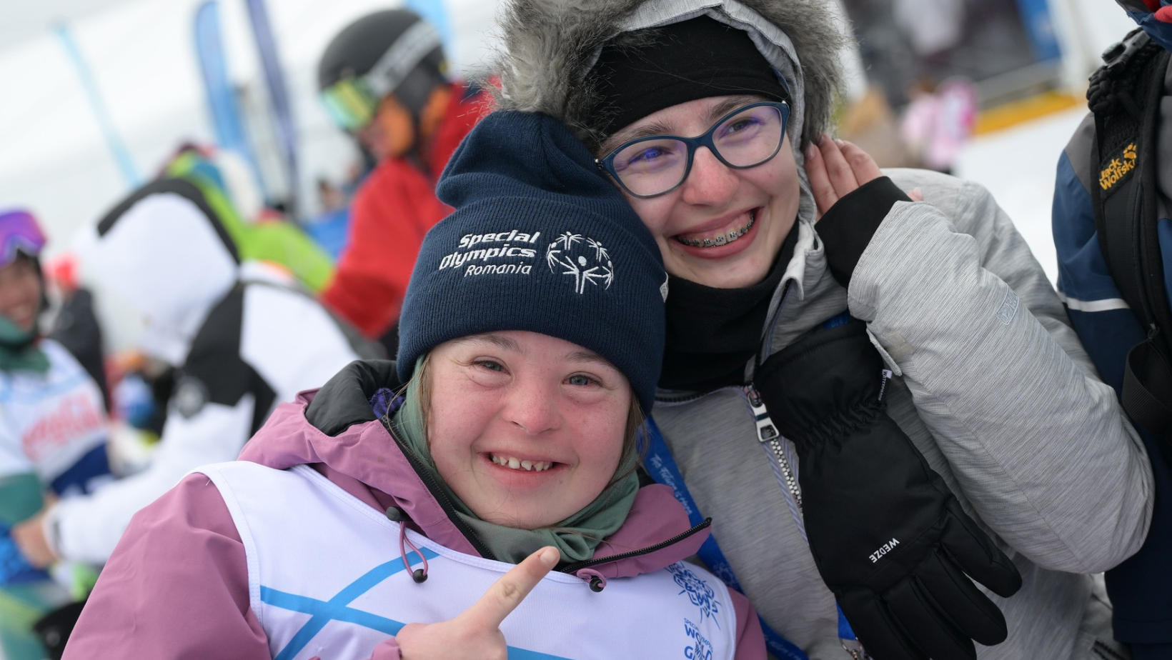 Mara a câștigat medalia de argint la Schi alpin Super-G, la Jocurile Mondiale de Iarnă Special Olympics