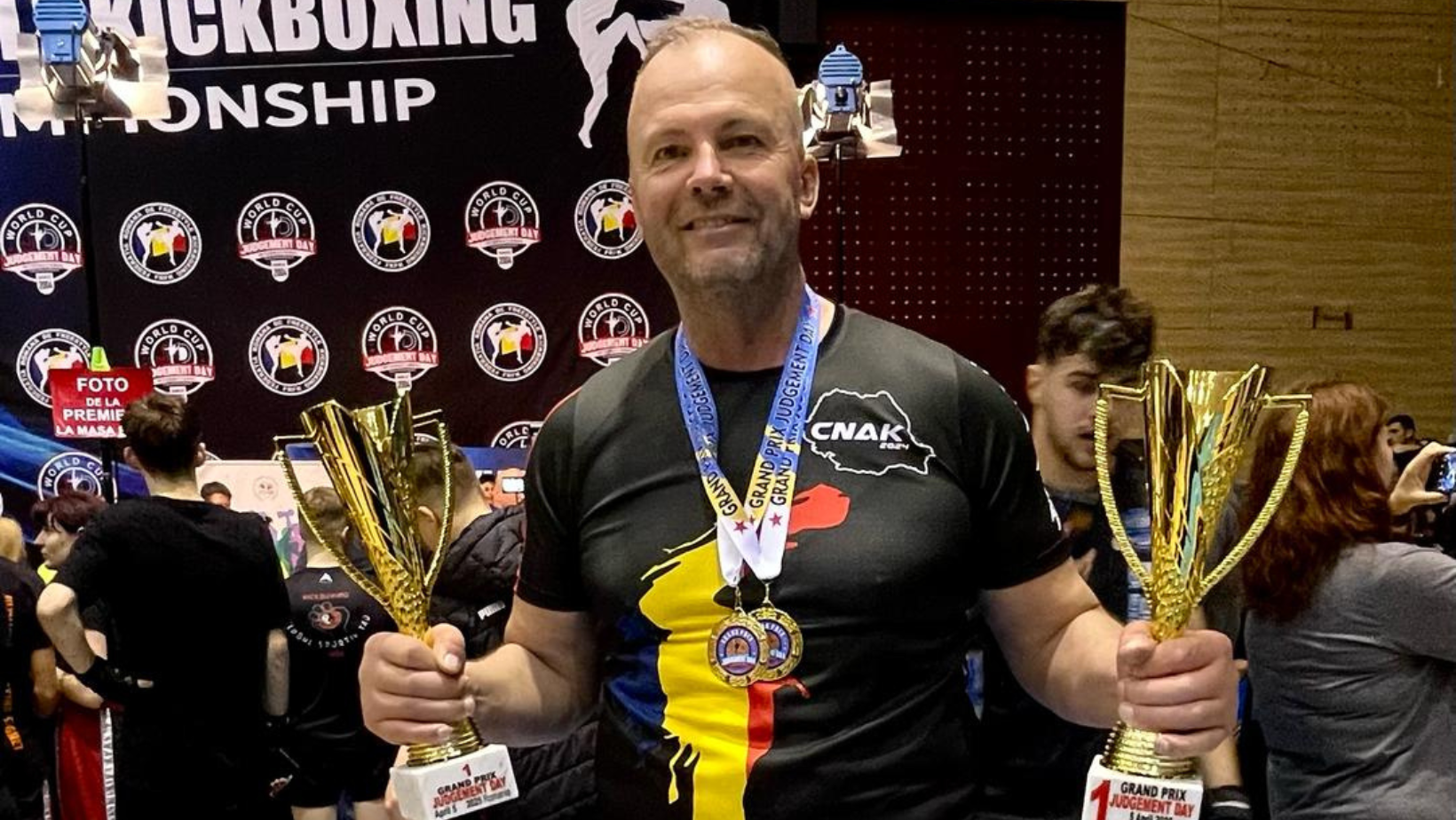 Neluțu Paveluc, dublu medaliat cu aur la Cupa Mondială de Kickboxing „Judgement Day”