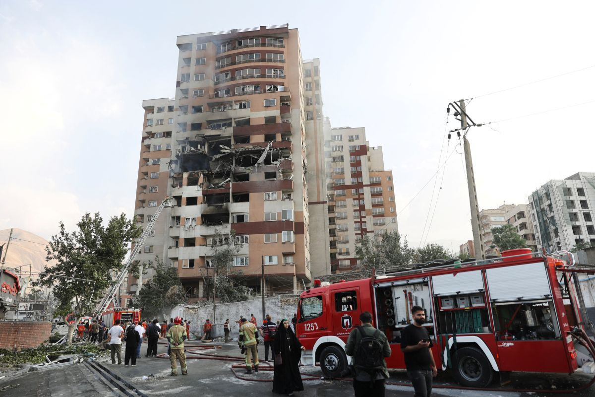 Schimbul de atacuri între Iran și Israel continuă în ciuda apelurilor la calm