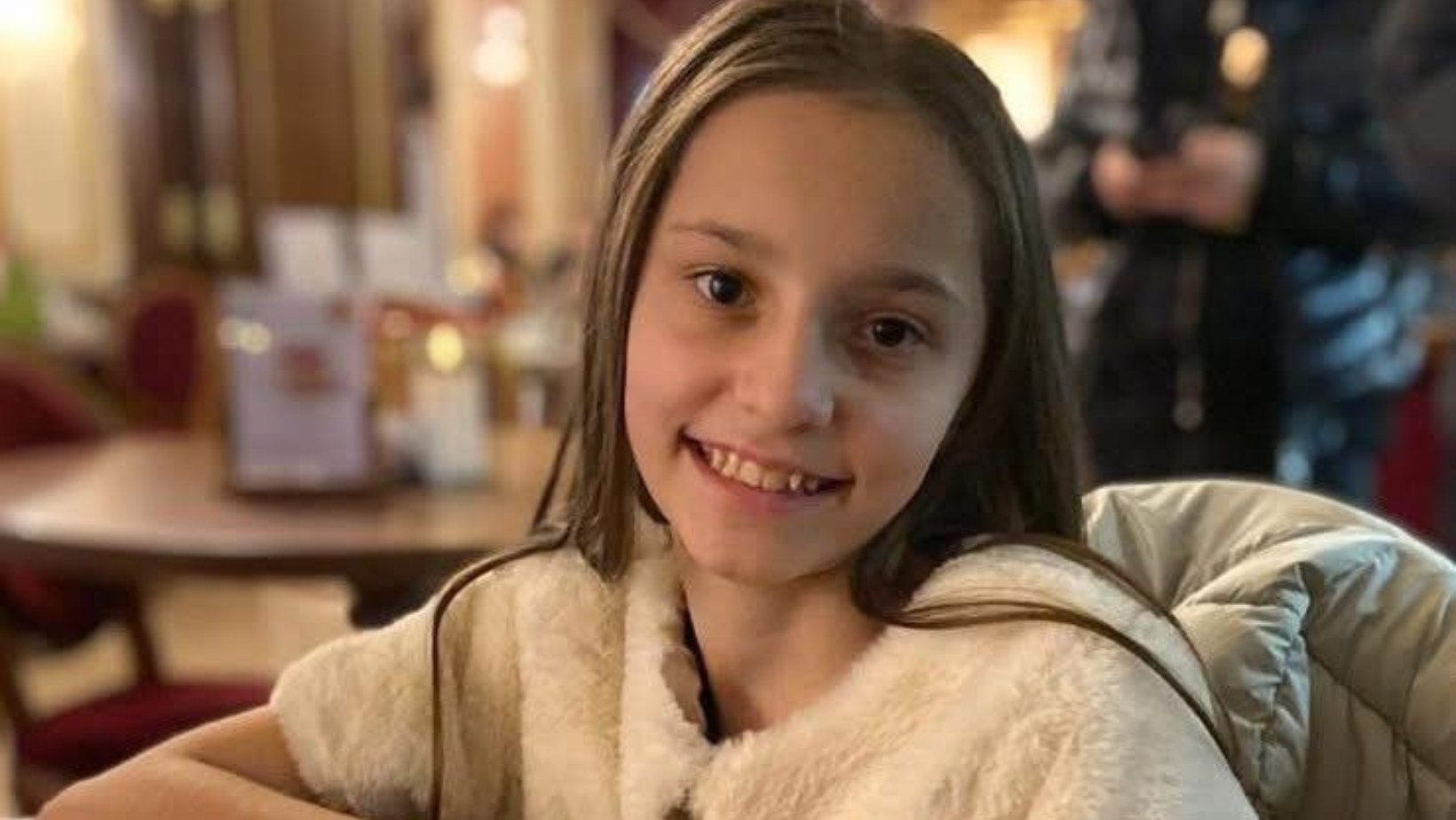 Hai să facem din România o țară care nu uită să iubească! Anastasia are doar 11 ani și are nevoie de noi toți pentru a învinge cancerul