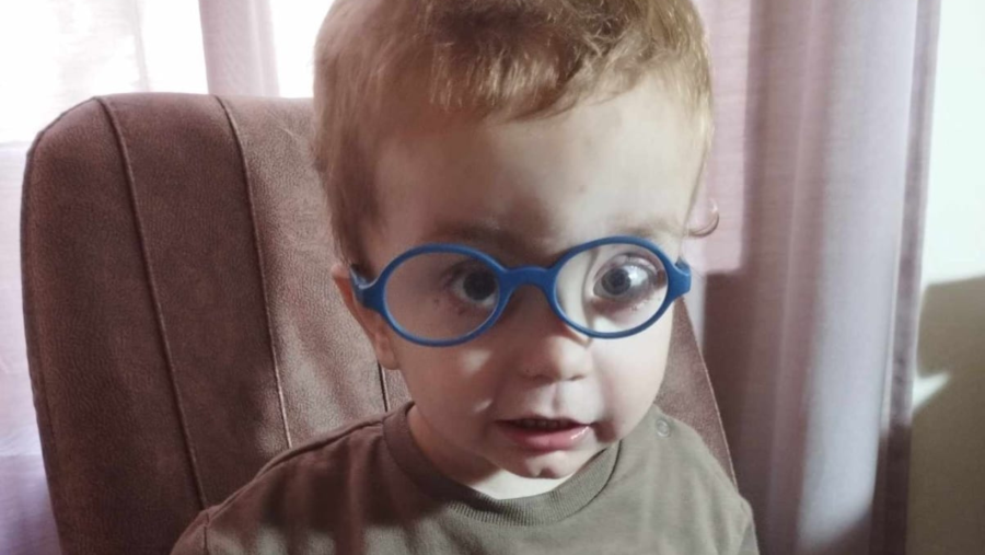 Ene Luca Gabriel, diagnosticat cu patru afecțiuni neurologice grave, are  nevoie de noi pentru a trăi