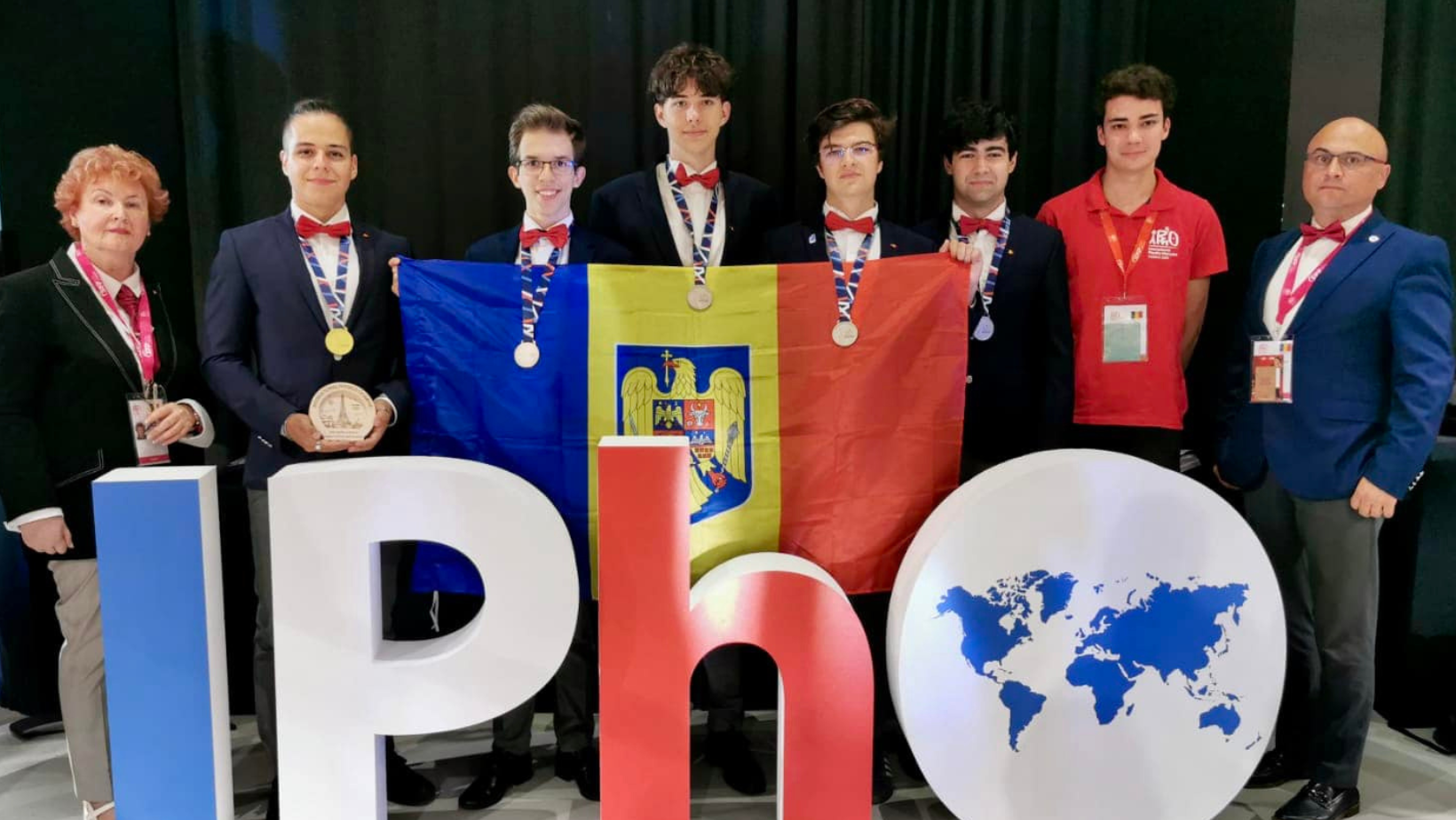 Elevii români au câștigat 1 medalie de aur, 4 de argint și 2 premii speciale la Olimpiada Internațională de Fizică 2025 (IphO) din Franța