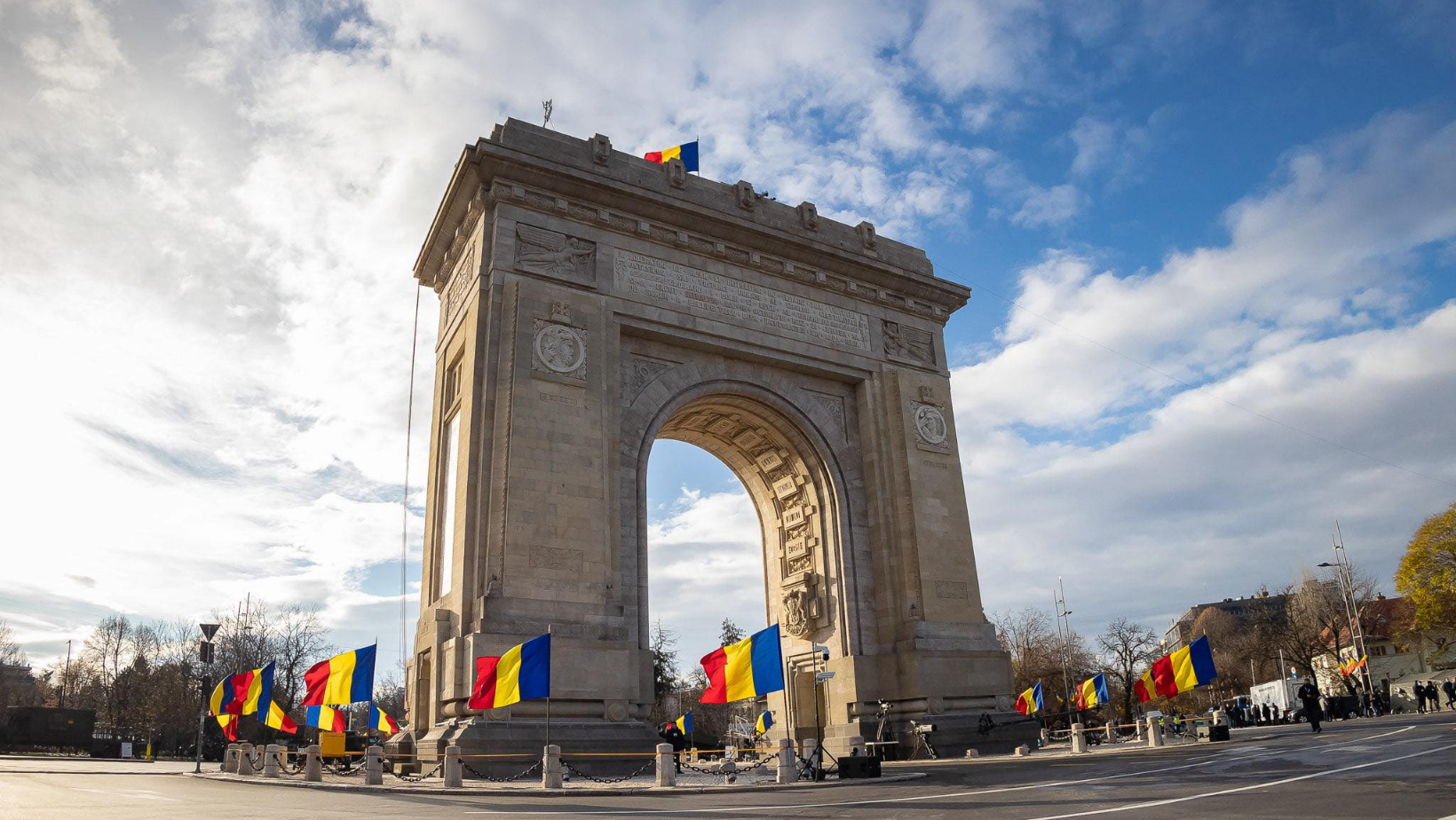 Paradă militară de Ziua Națională a României, în Piața Arcului de Triumf
