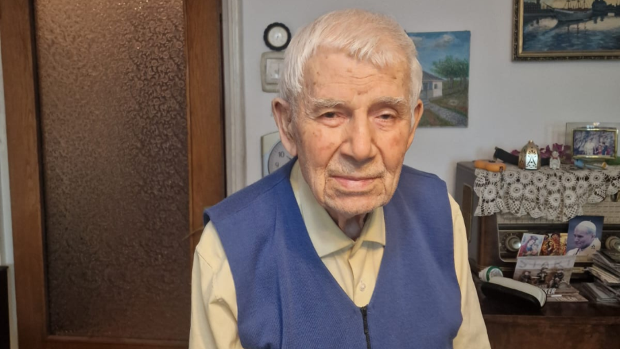Veteranul de război Constantin Răducanu a împlinit 101 ani
