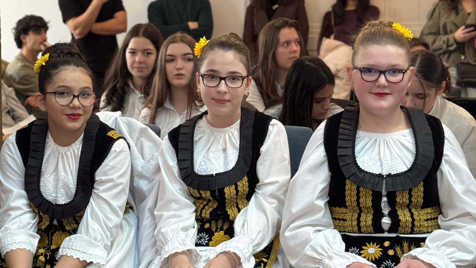 Multiculturalitate, educație și comunitate: Festivalul Limbilor și Culturilor, în premieră la UVVG Arad