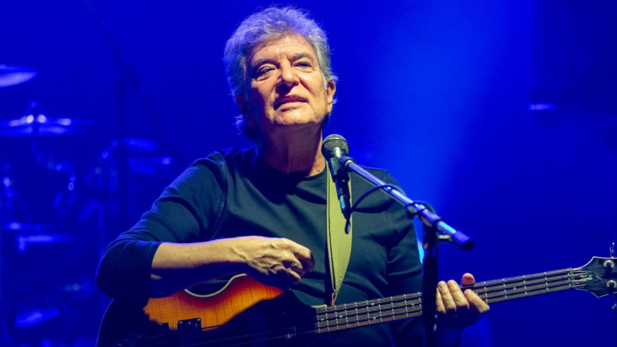 Vine o zi... Iulian Vrabete, basist al trupei Holograf, a trecut la cele veșnice