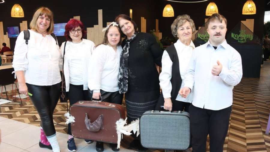 Împreună împotriva singurătății. Mesaje emoționante transmise de tinerii arădeni cu Sindrom Down, de ziua lor