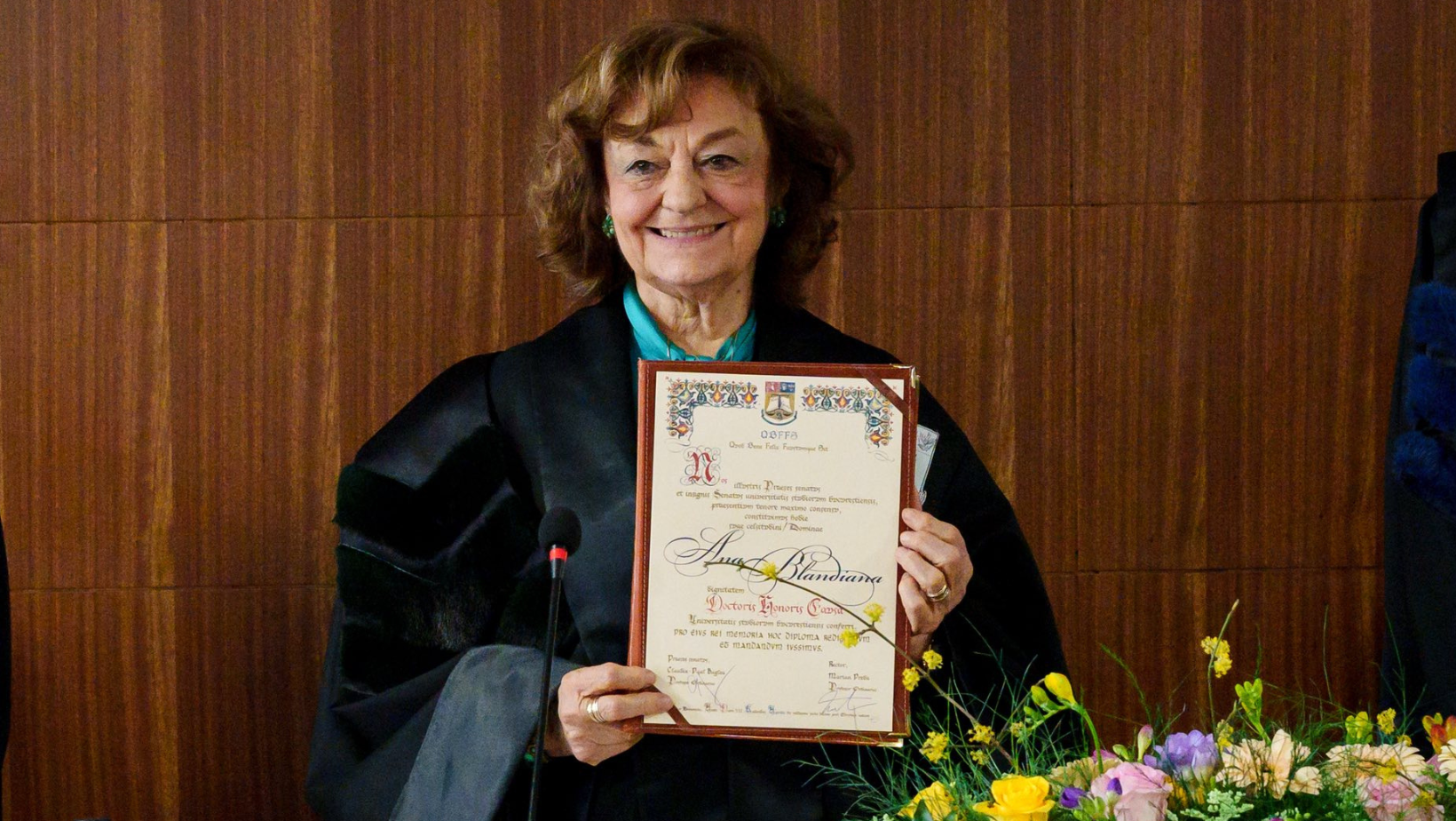 Ana Blandiana, Doctor Honoris Causa al Universității București