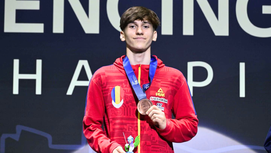 Sabrerul Matei Radu a câștigat medalia de bronz la Mondialele de Juniori și Cadeți