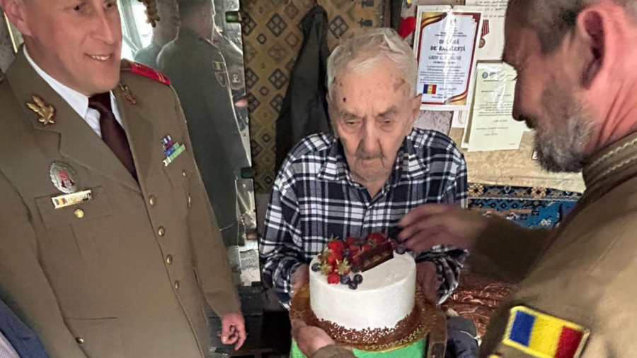 Domnul Gref Gheorghe, ultimul veteran de război din județul Arad, vizitat la ceas aniversar