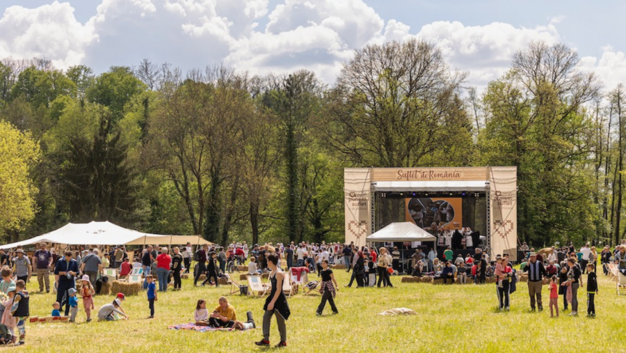Domeniul Regal Săvârșin își deschide porțile pentru a patra ediție a Festivalului de tradiții populare și produse locale "Suflet de România"