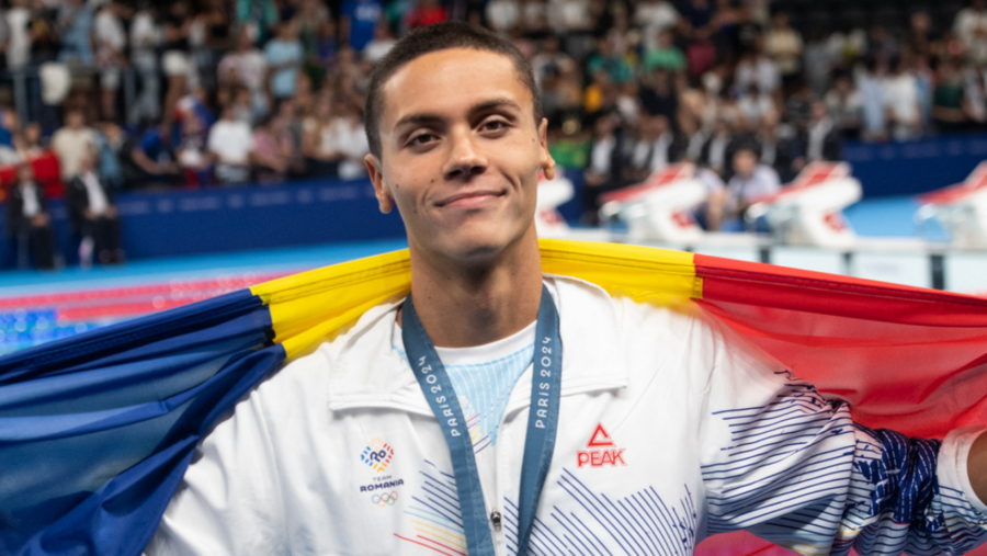 David Popovici a câștigat medalia de aur și cu ștafeta de 4x100 m liber