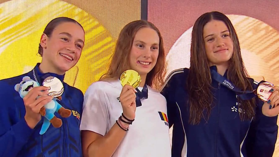 Daria Silișteanu a câștigat medalia de aur si a stabilit un nou record național la 50 m spate