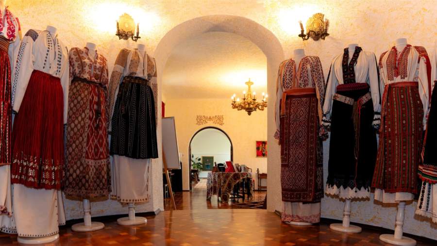 Expoziția Regală „Palatul Elisabeta”, deschisă vizitatorilor