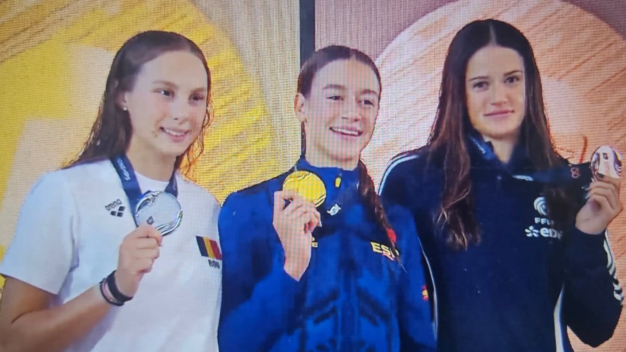 Daria Silișteanu a câștigat medalia de argint în proba de 100 m spate, la Campionatul European de juniori de la Munchen