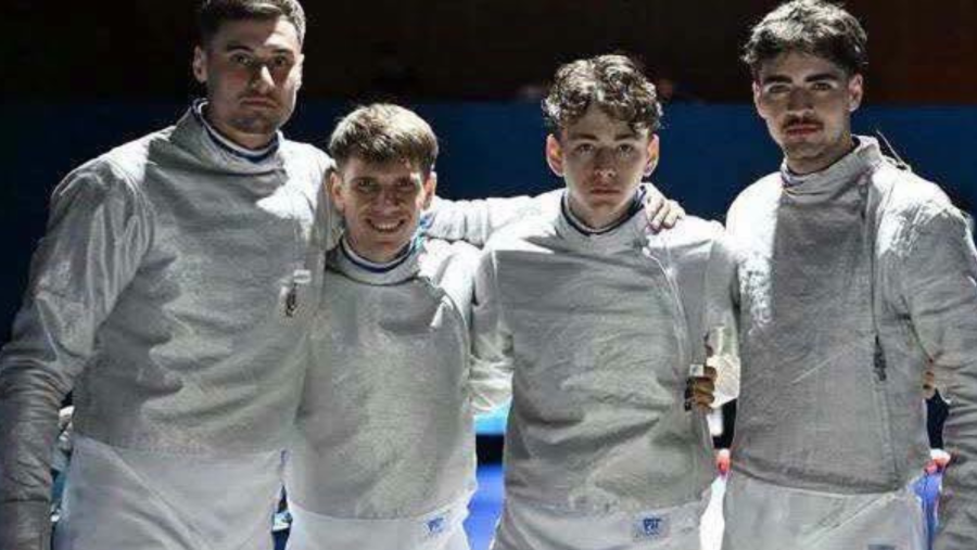 Echipa masculină de sabie a României, pe podiumul Campionatelor Mondiale din China