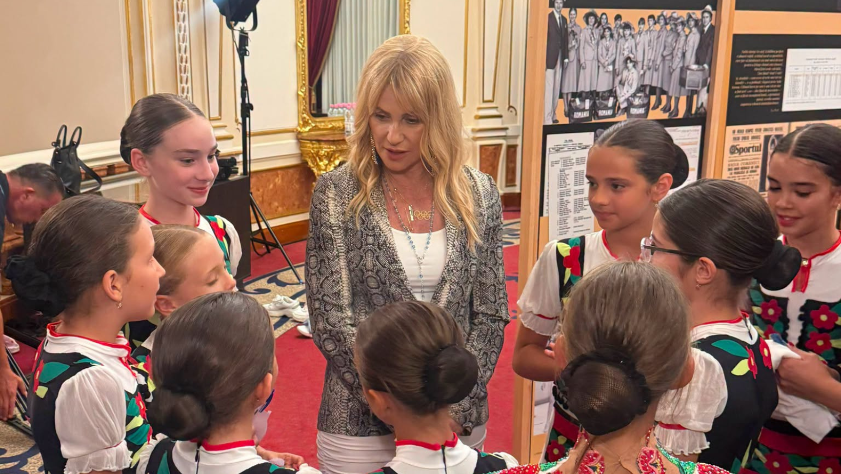 10 pentru eternitate -  Expoziția „Nadia Comăneci – Drumul către perfecțiune”, vernisată la Oradea