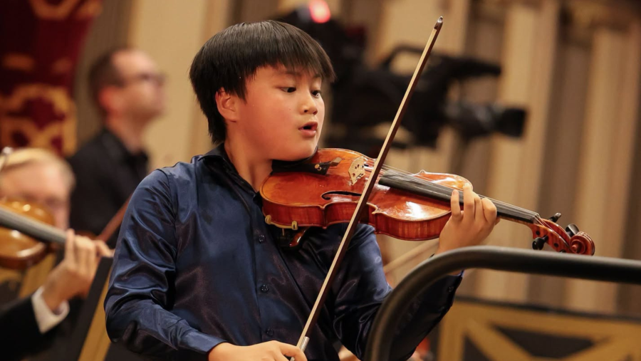 La doar 11 ani, violonistul Jayden King a câștigat Premiul I al Secțiunii Vioară la Concursul Internațional George Enescu 2026