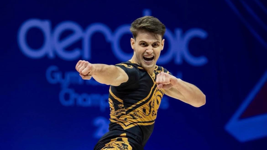 Leonard Manta a câștigat medalia de bronz la Campionatele Mondiale de gimnastică aerobică de la Pamplona
