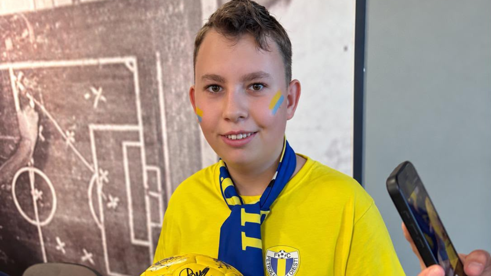 ”Ajutați-mă să cresc drept!” - Denis are 13 ani, a trecut prin patru operații, iar acum scolioza severă îi amenință sănătatea și copilăria