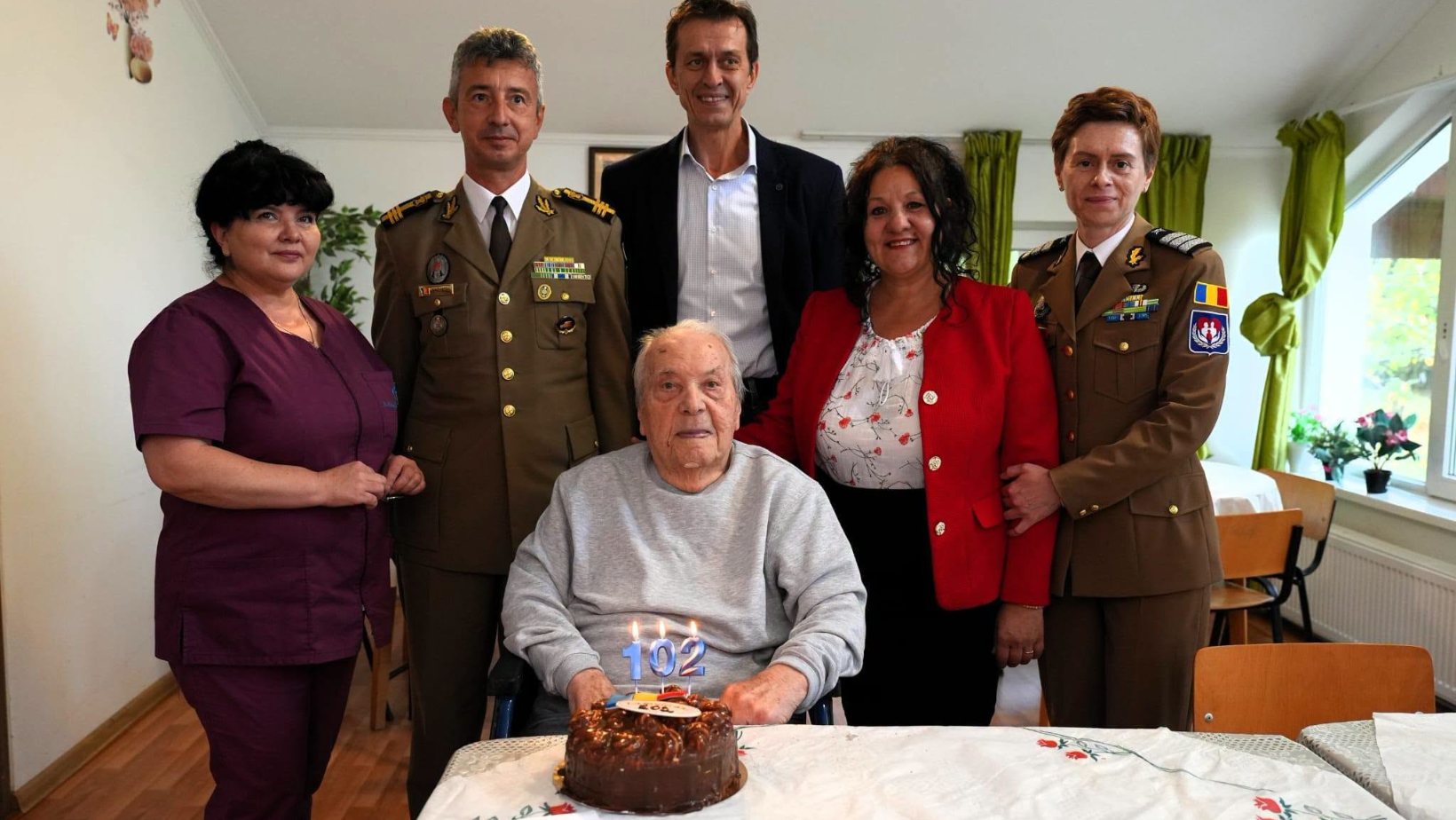 Veteranul de război Florea Lăcusteanu, sărbătorit la 102 ani