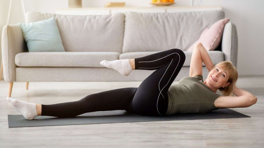 Nu ai nevoie de sală. 6 exerciții pe care le poți face acasă, fără echipament